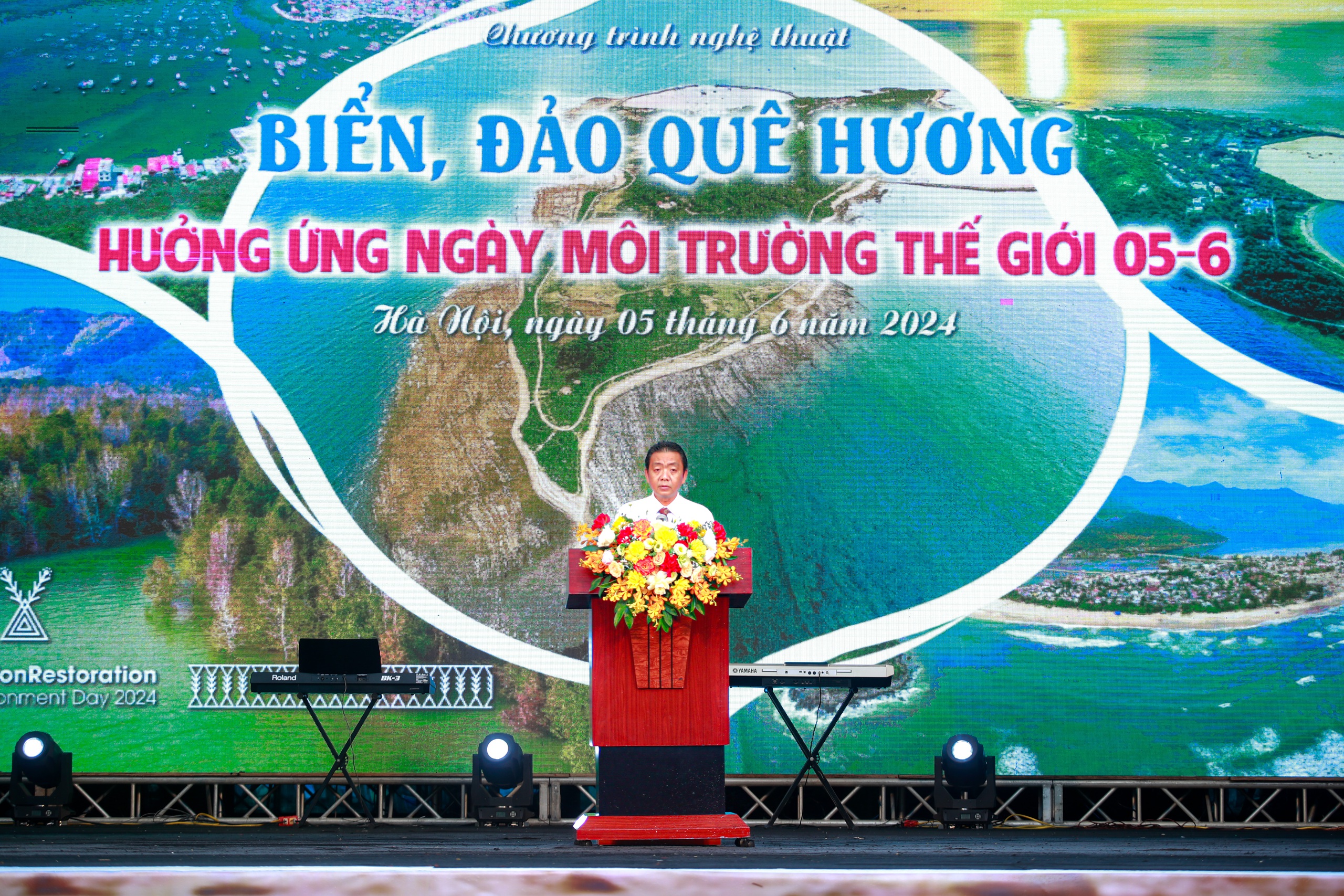 Chùm ảnh: Chương trình nghệ thuật “Biển, Đảo quê hương” hưởng ứng Ngày Môi trường thế giới - Ảnh 2.